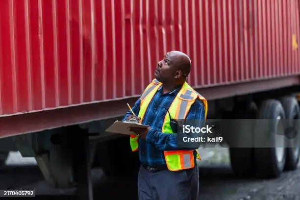 05-industry-trucking-istock-watermarked-2170405792 05-industry-trucking-istock-watermarked-2170405792